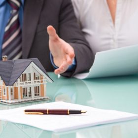 Công chứng hợp đồng mua bán - chuyển nhượng nhà đất