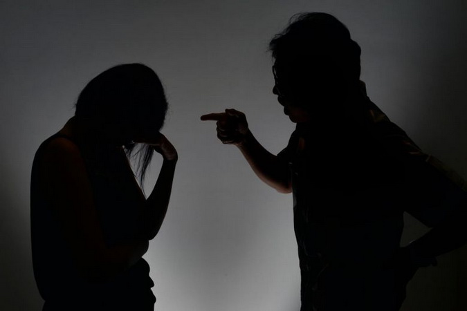 Hành vi bạo lực gia đình gồm những gì? 