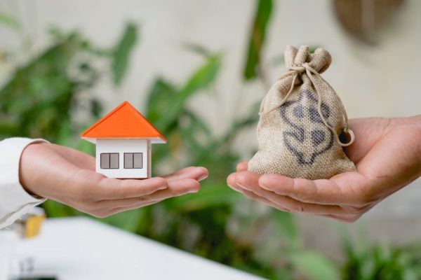 thuế chuyển nhượng bất động sản